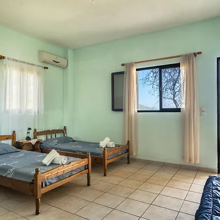 Vangelis 1 Apartment Angon