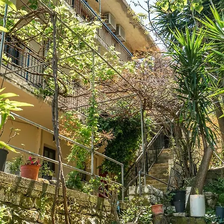 Vangelis 1 Apartmán *