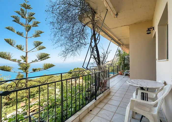 Vangelis 1 Apartament Angon